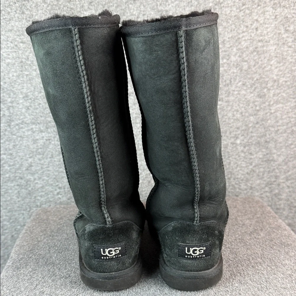 UGG Classic Black‎ Leather Sheepskin Boots Size 5
